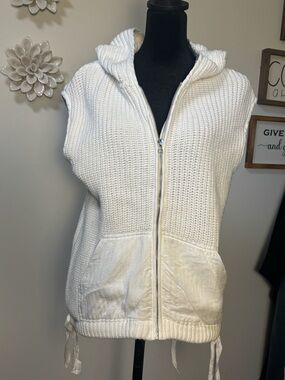 Anthropologie Daily Practice White Hooded Zip-Front Knit Vest by Tribal Size M